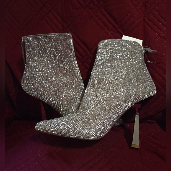 Steve Madden Shoes - Steve Madden Rhinestone Sparkle Pointed Toe Ankle Boot Size 8.5